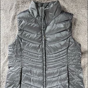 Womens North Face Vest, Size Large.